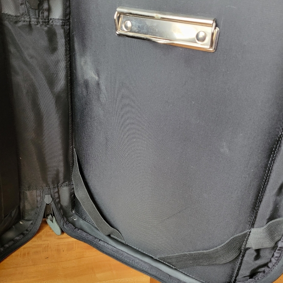 Duluth Trading Co. Brief Case - Picture 5 of 11